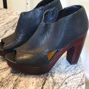 Lucky brand zip up wedges